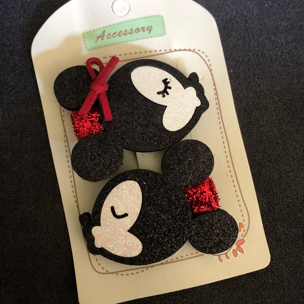 Mickey and Minnie kissing hair clips